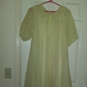 Vintage Peignoir